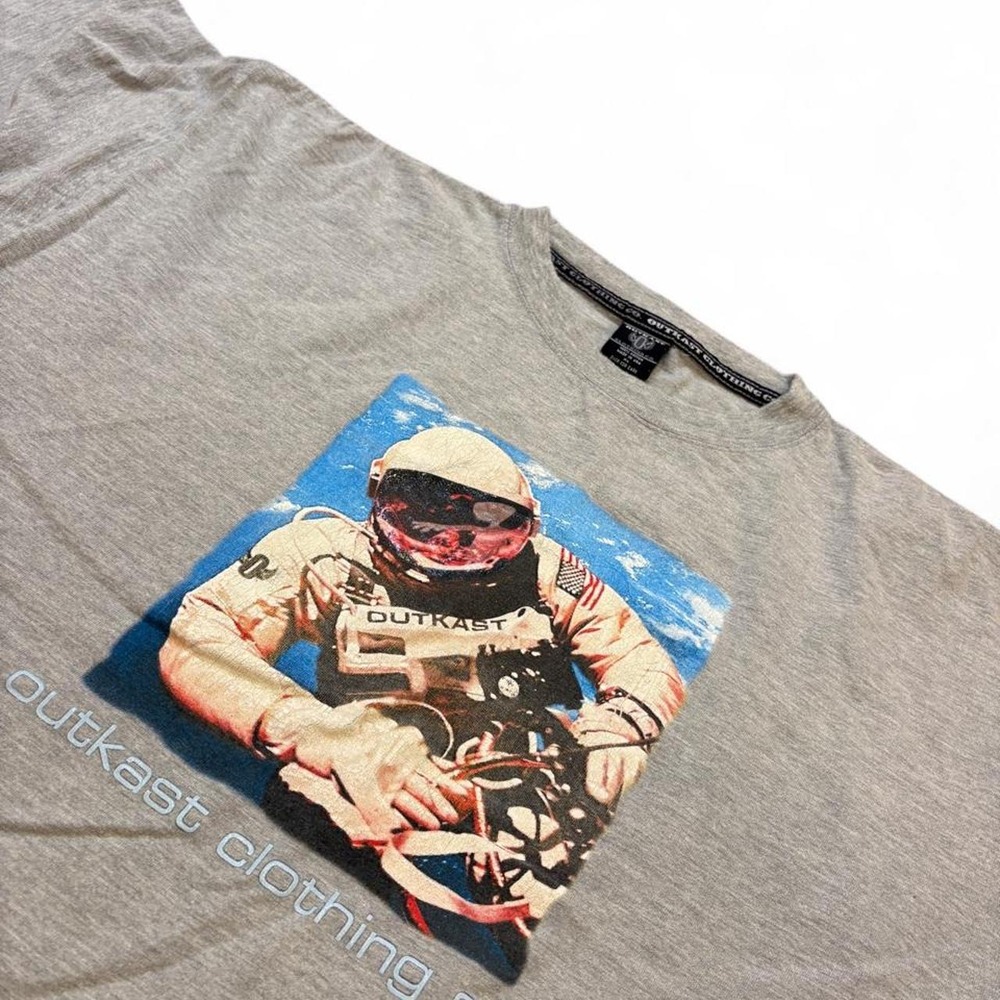 Outkast Clothing Co Astronaut Graphic T-Shirt Gray Made in USA Mens XL